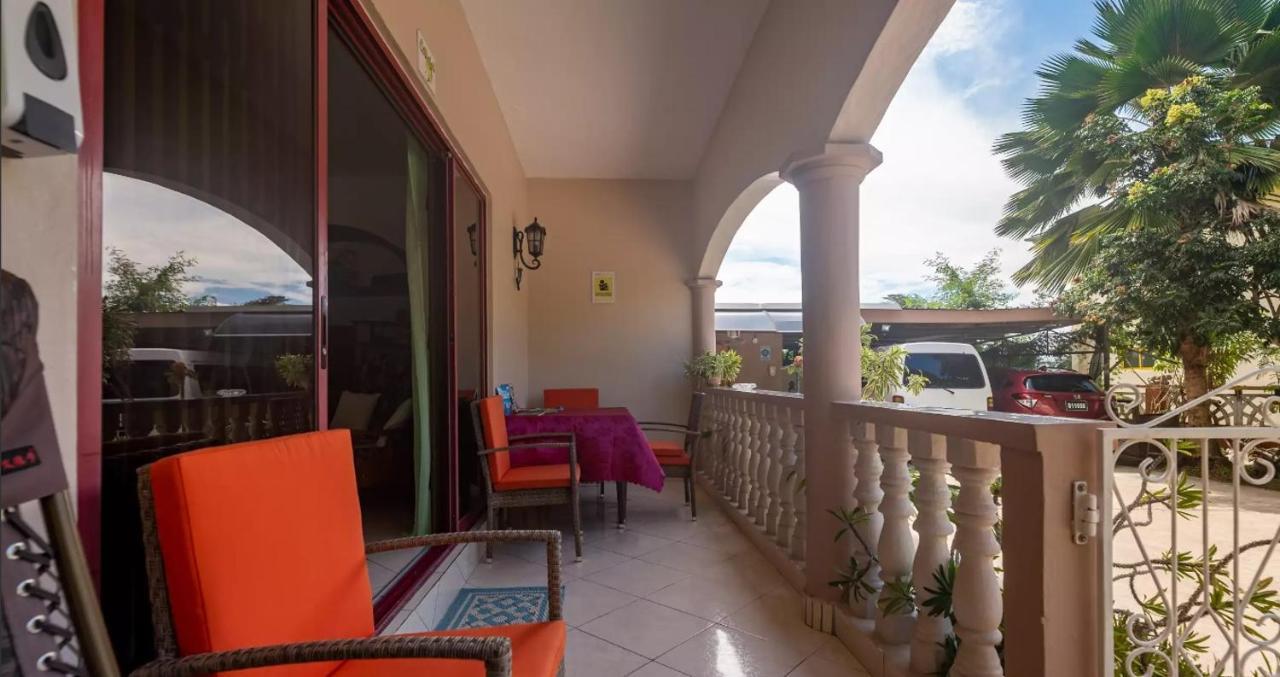 Chez Benoit Self Catering Διαμέρισμα Victoria Εξωτερικό φωτογραφία